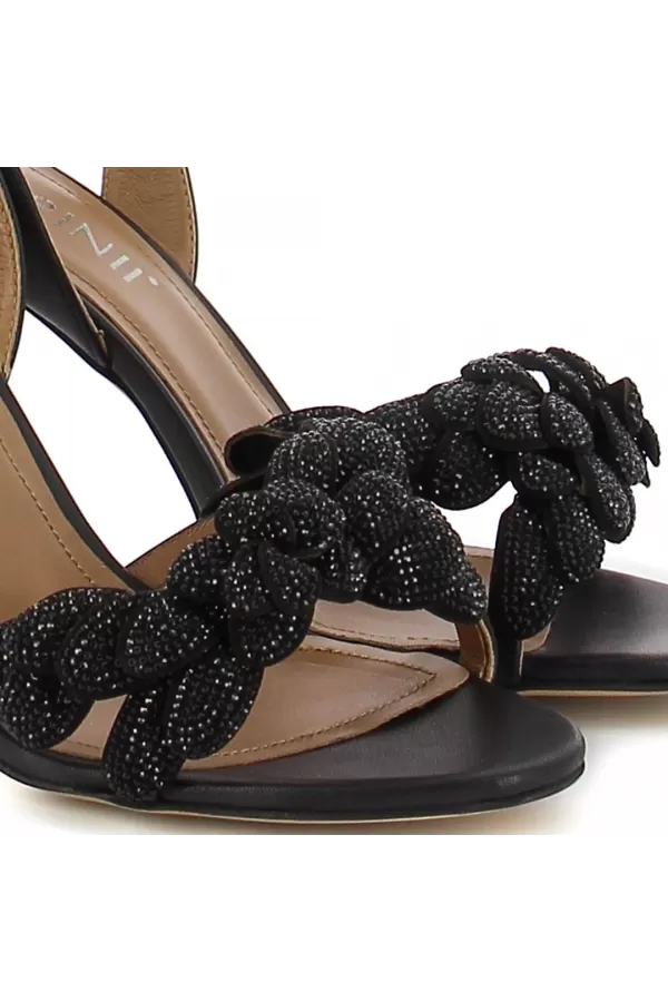 Zobacz Czarne sandały na szpilce CARINII--B6465-353-000-000-000