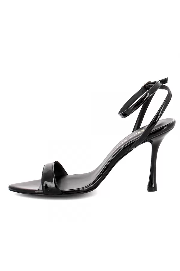 Zobacz Czarne lakierowane sandały CARINII--B6420-037-000-000-000