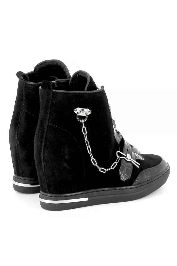 Zobacz Czarne sneakersy na koturnie CARINII--B7032-P15-H20-000-B88
