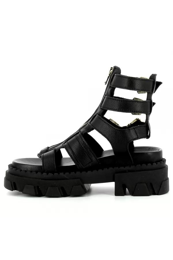 Zobacz  Czarne sandały na platformie CARINII--B7809-J23-000-000-E49