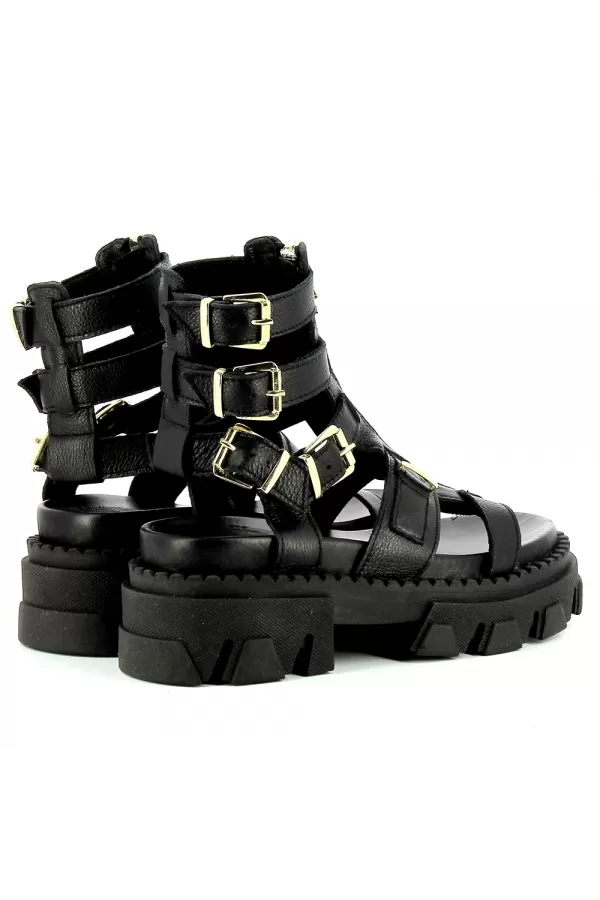 Zobacz  Czarne sandały na platformie CARINII--B7809-J23-000-000-E49