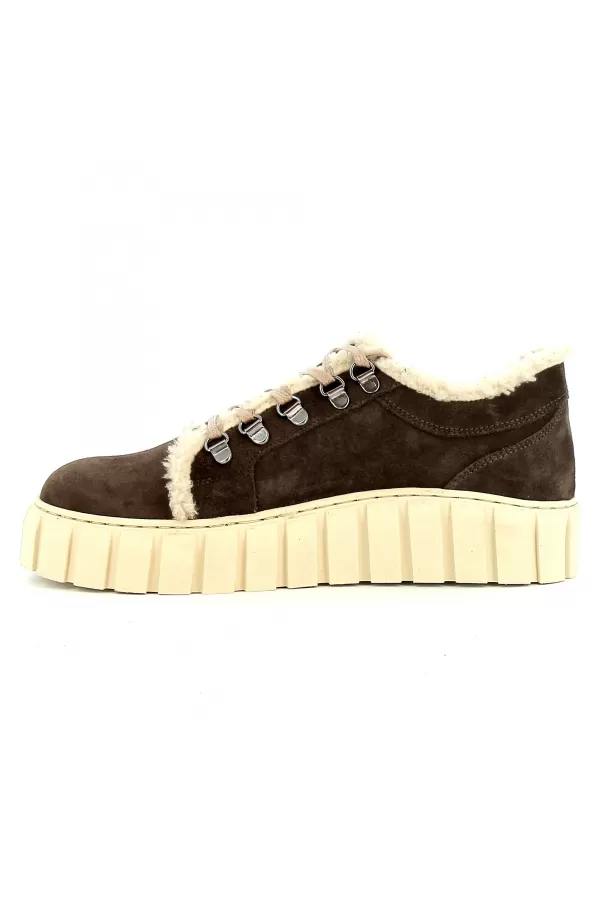 Zobacz Brązowe sneakersy na platformie CARINII--B7984-N91-000-000-E68