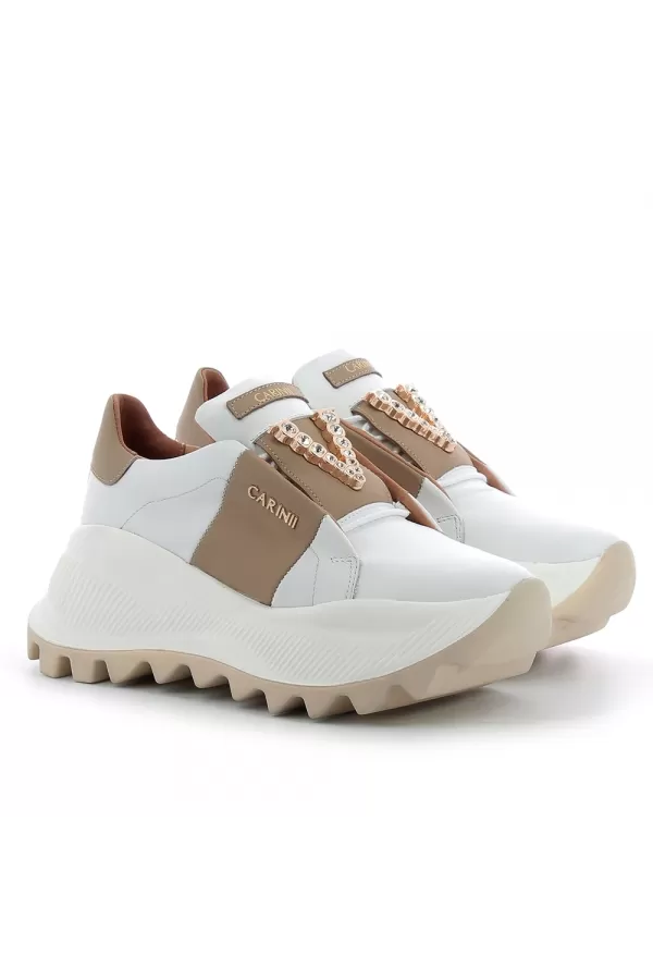 Zobacz  Białe sneakersy na platformie CARINII--B8137-L46-R92-000-000