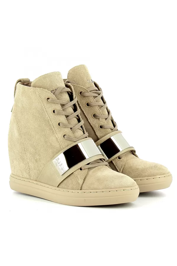 Zobacz Beżowe sneakersy na koturnie CARINII--B8176-O17-000-000-B88