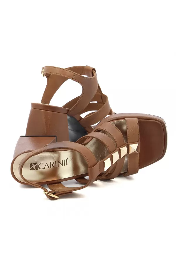 Zobacz Brązowe sandały skórzane CARINII--B8833-S18-000-000-E95