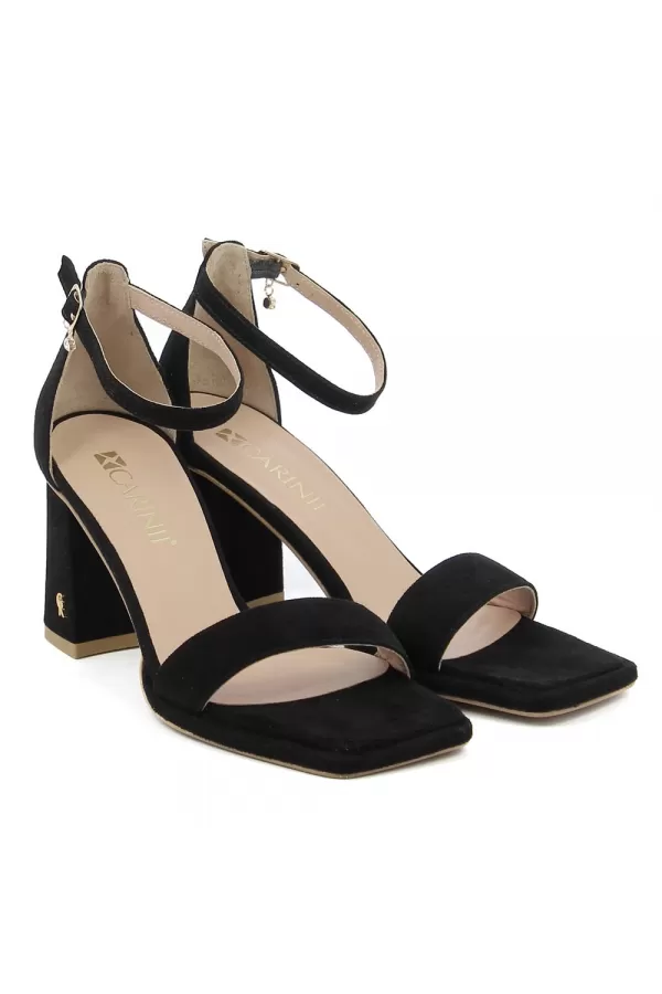 Zobacz Czarne zamszowe sandały CARINII--B8836-H20-000-000-F82