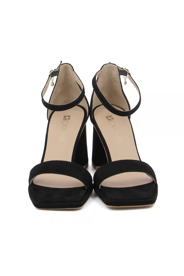 Zobacz Czarne zamszowe sandały CARINII--B8836-H20-000-000-F82