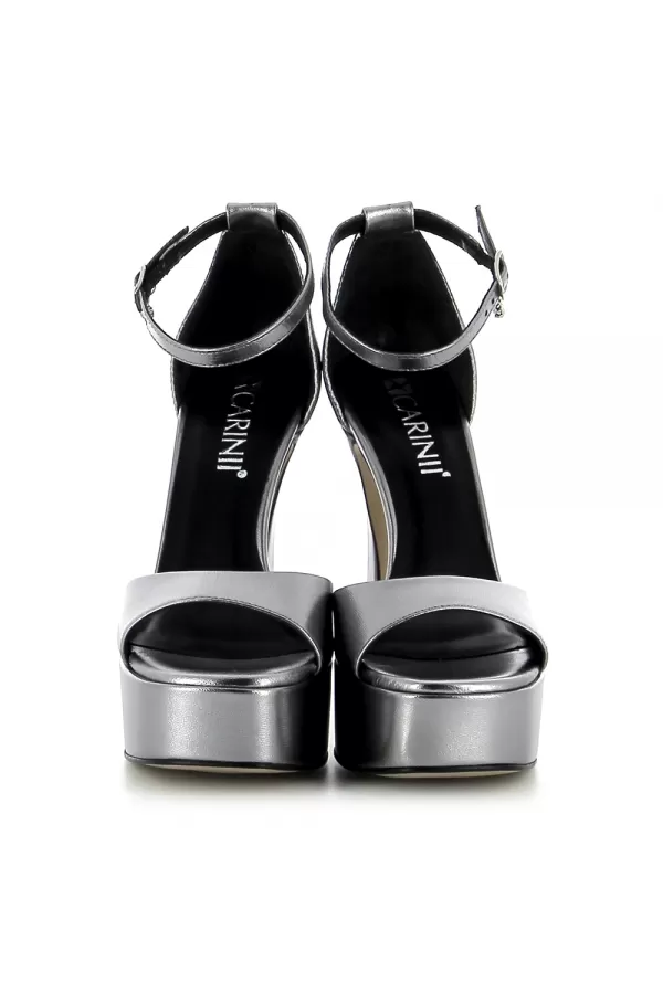 Zobacz Srebrne sandały damskie CARINII--B8890-S98-000-000-F95