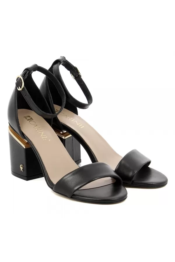 Zobacz Czarne sandały na obcasie CARINII--B8899-E50-000-000-F67