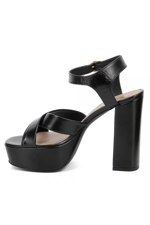Zobacz Czarne sandały damskie CARINII--B8918-E50-000-000-F73