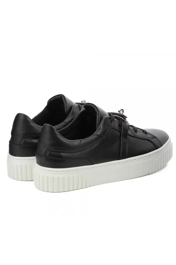 Zobacz Czarne sneakersy damskie CARINII--B8971-E50-000-000-F77
