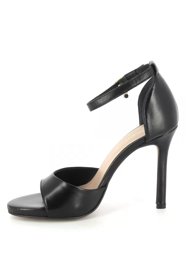 Zobacz Czarne sandały na szpilce CARINII--B9015-E50-000-000-000