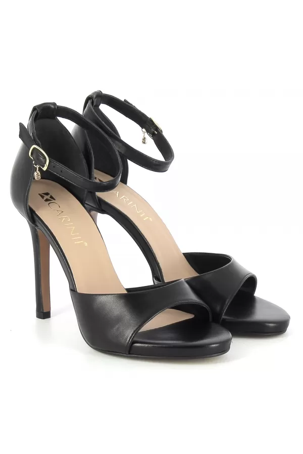 Zobacz Czarne sandały na szpilce CARINII--B9015-E50-000-000-000