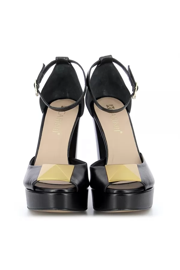 Zobacz Czarne sandały na słupku CARINII--B9039-E50-000-000-000