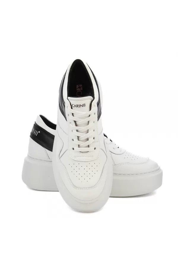 Zobacz Białe sneakersy damskie CARINII--B9052-I81-E50-000-F69