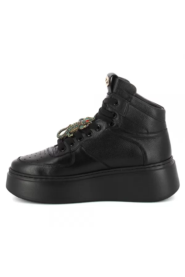 Zobacz Czarne sneakersy z ozdobami CARINII--B9235K-J23-000-000-F75
