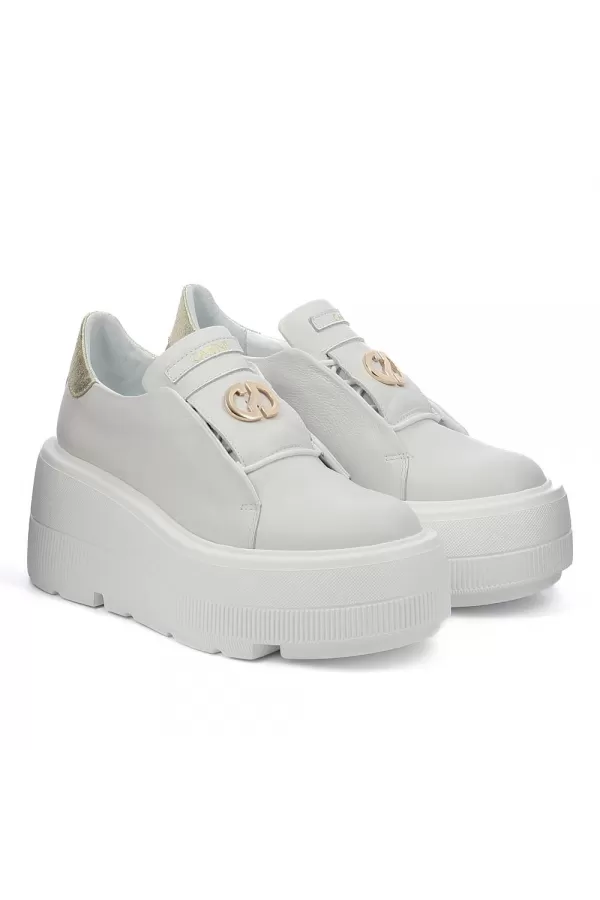 Zobacz Białe sneakersy na platformie CARINII--B9340-I81-J25-000-G36