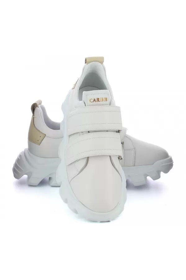 Zobacz Białe sneakersy na rzepy CARINII--B9399-I81-S30-000-G01