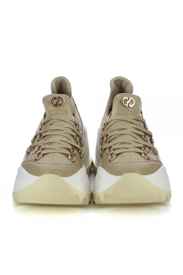 Zobacz Beżowe sneakersy na białej platformie CARINII--B9458-T43-000-000-F92