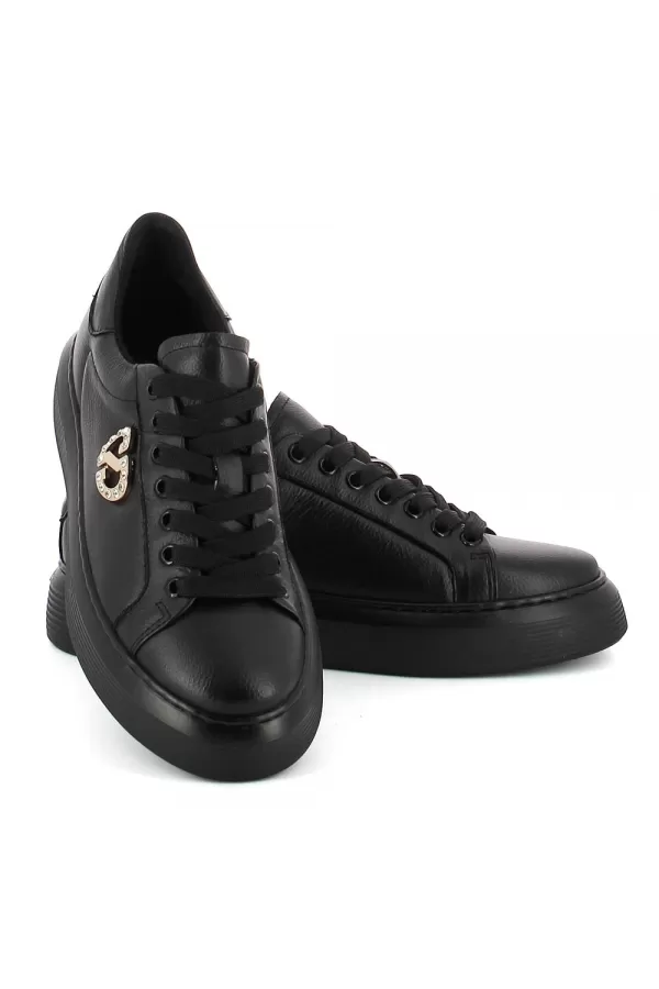Zobacz Czarne sneakersy damskie CARINII--B9485-J23-000-000-F69