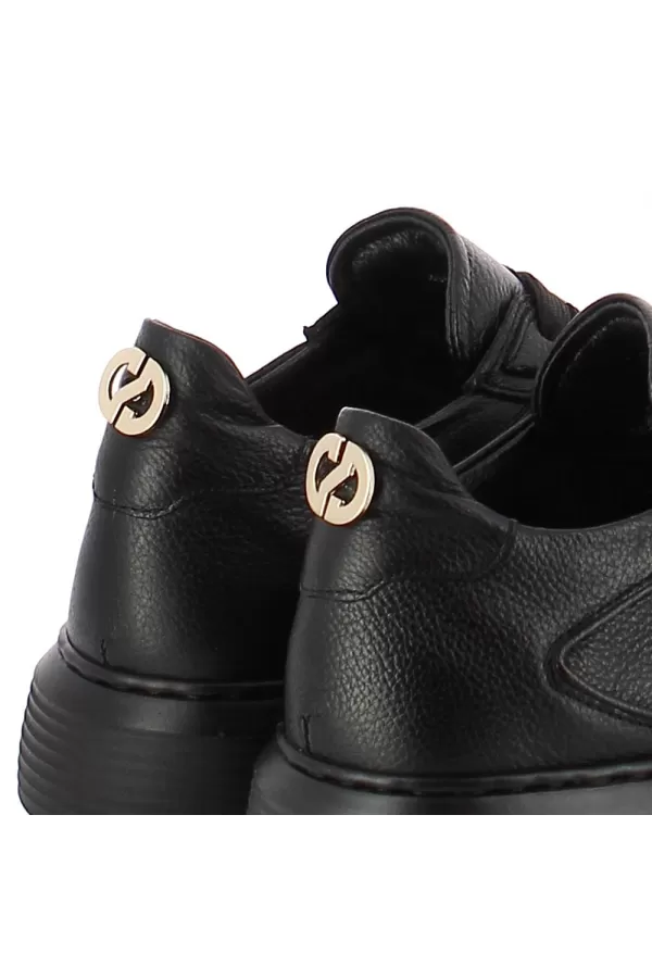 Zobacz Czarne skórzane sneakersy CARINII--B9492-J23-000-000-F69