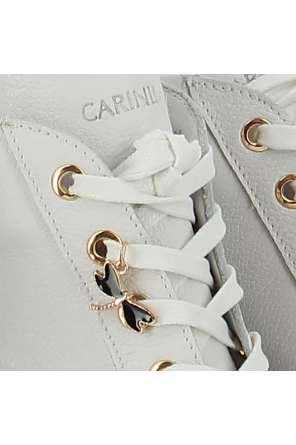 Zobacz Białe sneakersy na koturnie CARINII--B9505-I81-000-000-B88