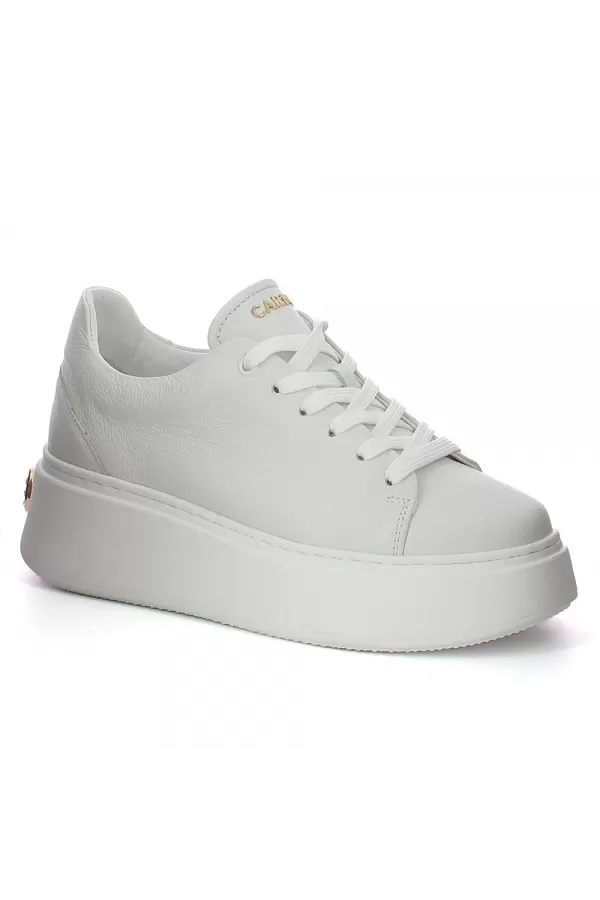 Zobacz Białe sneakersy na platformie CARINII--B9553-I81-000-000-G49