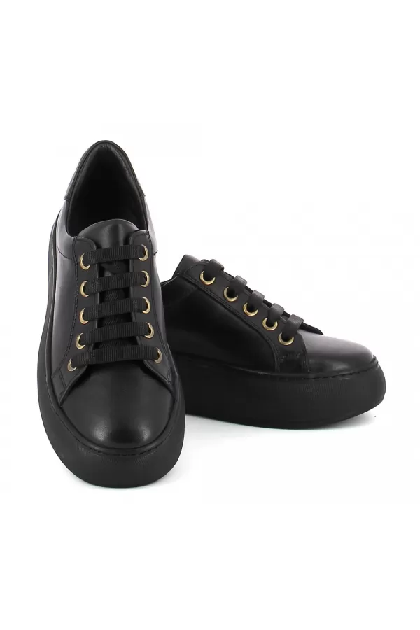 Zobacz Czarne skórzane sneakersy CARINII--B9964-353-000-000-000