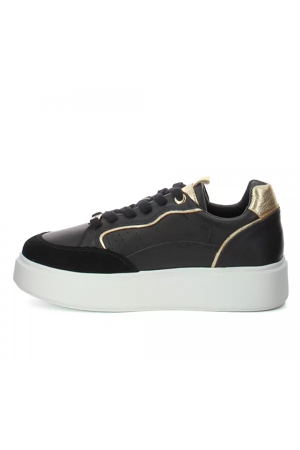 Zobacz Czarne sneakersy na białej platformie CARINII--B9977-353-180-000-000