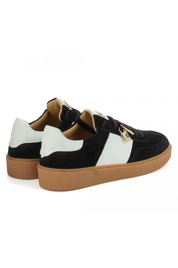 Zobacz Czarne sneakersy zamszowe CARINII--B10330-063-L46-000-000