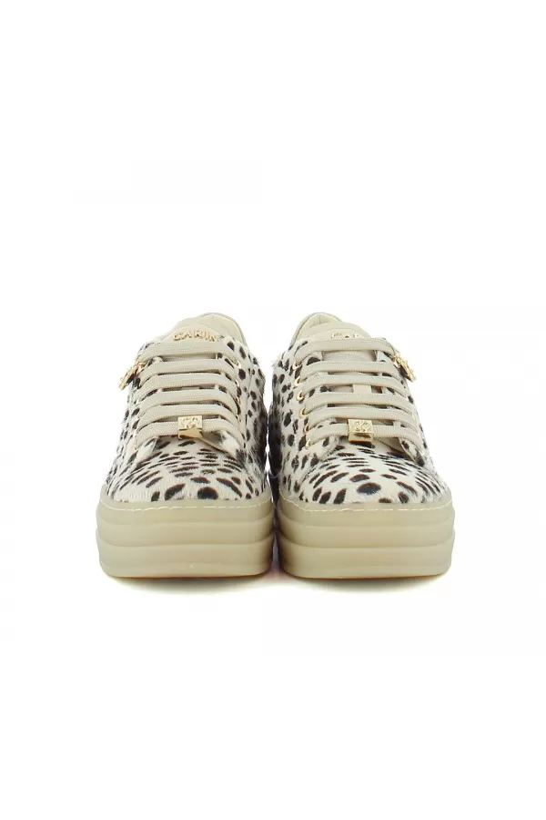 Zobacz Beżowe sneakersy skórzane z naturalnym włosiem CARINII--B10467-U01-000-000-000