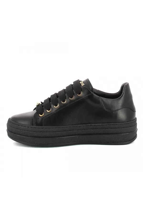 Zobacz Czarne sneakersy skórzane CARINII--B10467-E50-000-000-G74