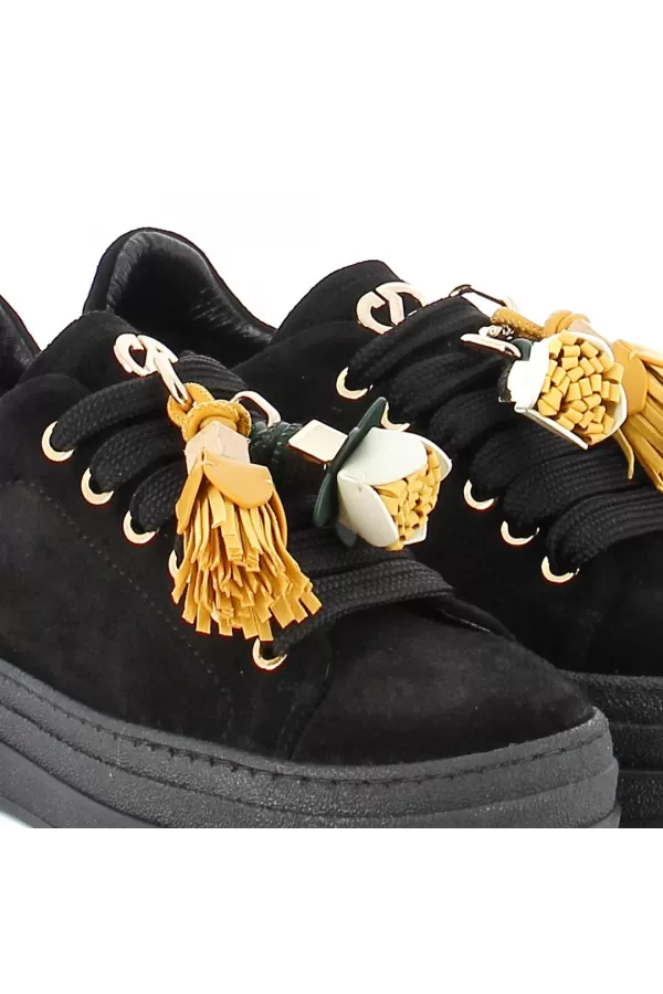 Zobacz Czarne sneakersy zamszowe CARINII--B10465-H20-000-000-G74