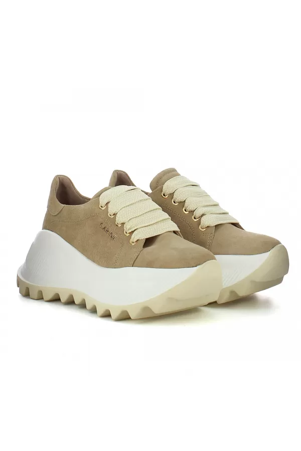 Zobacz Beżowe sneakersy na platformie CARINII--B9028-O17-000-000-000