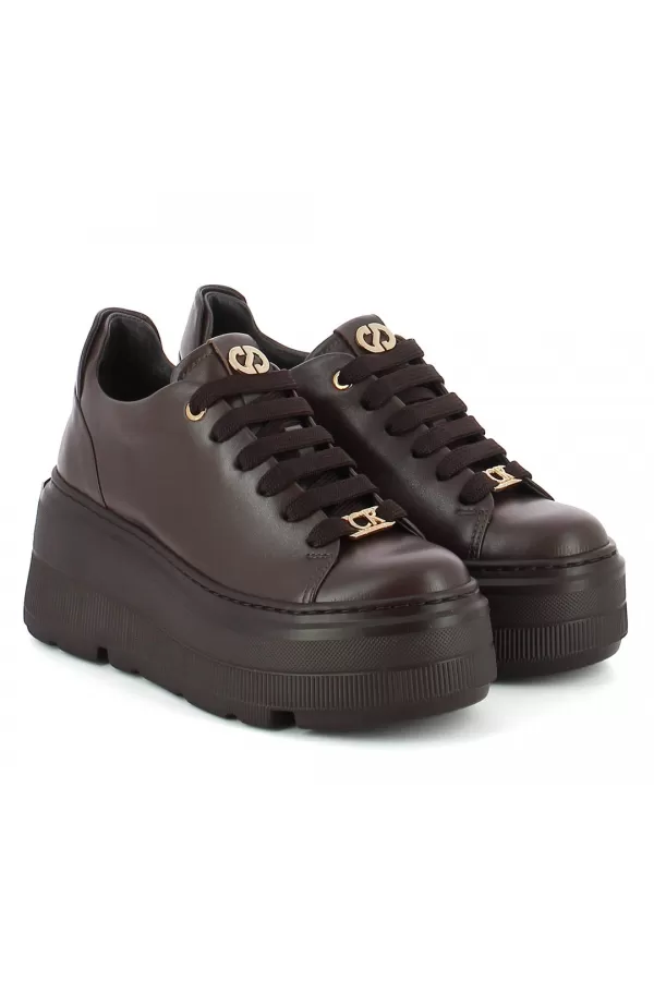 Zobacz Brązowe skórzane  sneakersy  CARINII--B10307-T82-000-000-G36