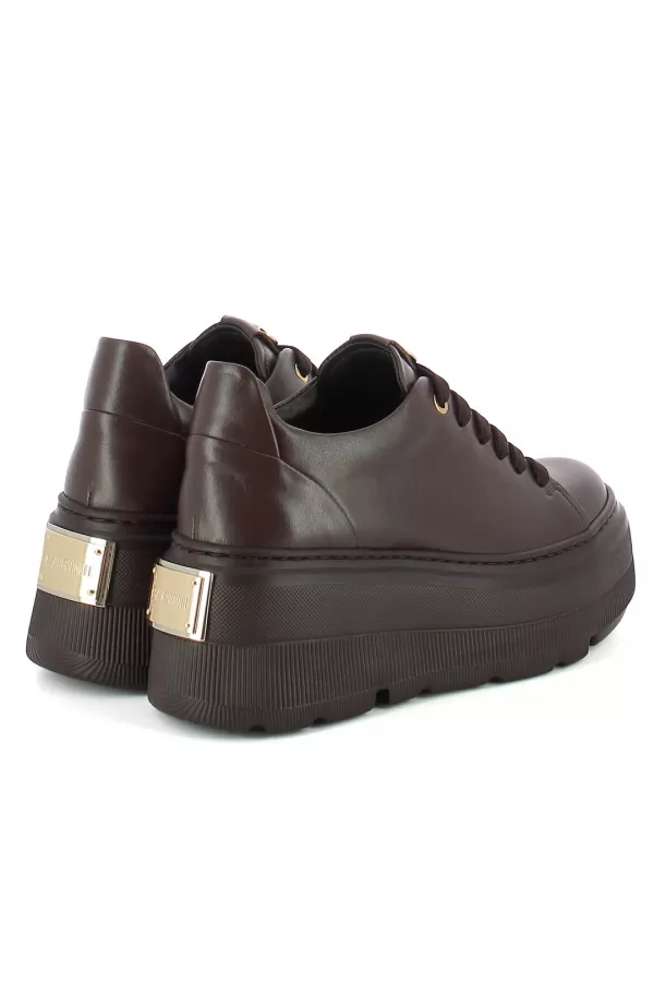 Zobacz Brązowe skórzane  sneakersy  CARINII--B10307-T82-000-000-G36
