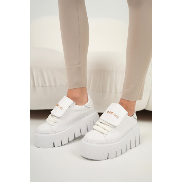 Modne sneakersy na platromie CARINII B10274-L46-000-000-G75