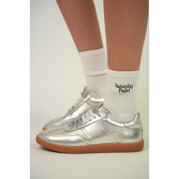 

Srebrne sneakersy skórzane CARINII B10331-080-000-000-000