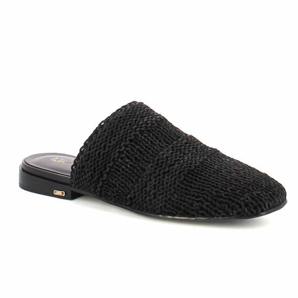 

Modne czarne klapki CARINII B10420-E50-000-000-000