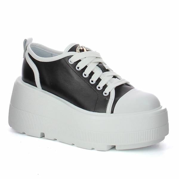 

Czarne sneakersy na platformie CARINII B9375-L46-E50-000-G36