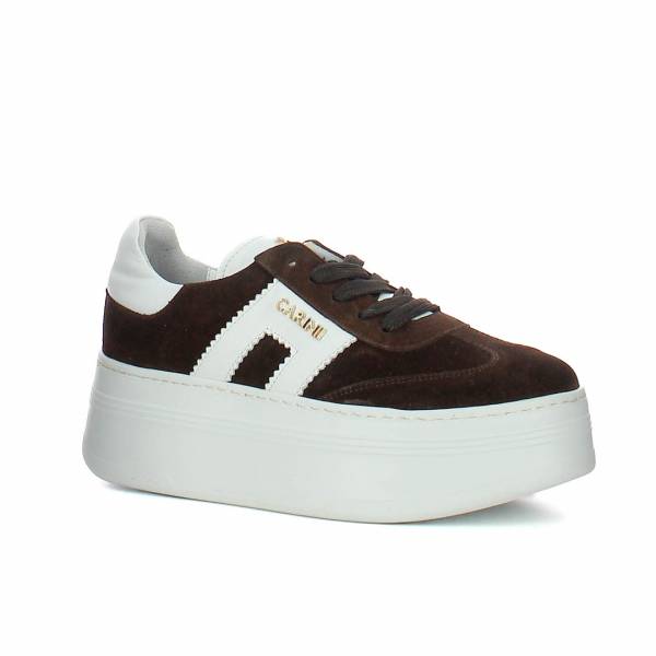 Brązowe sneakersy zamszowe CARINII B9992-T89-L46-000-SN1