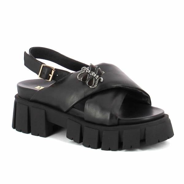 

Czarne sandały na platformie CARINII B9628-E50-000-000-000
