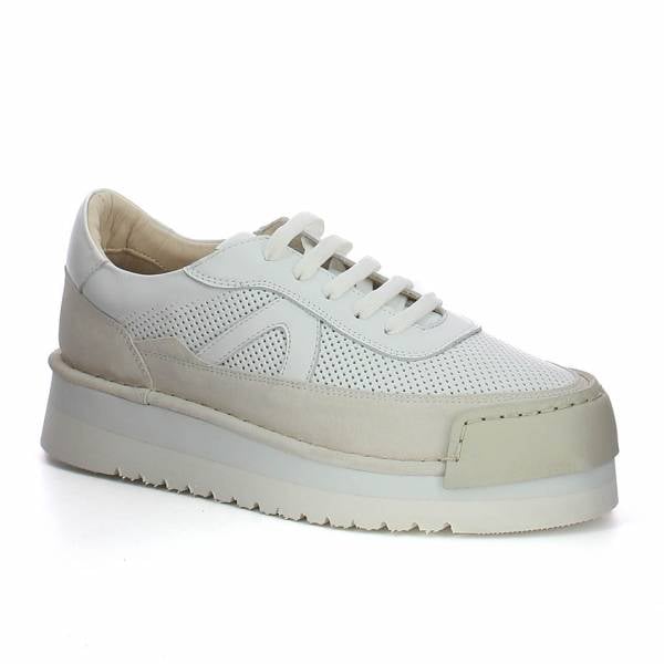 

Białe sneakersy na platformie CARINII B9999-491-187-000-000