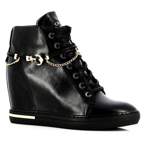 

Czarne sneakersy na koturnie CARINII B5476-E50-000-000-B88