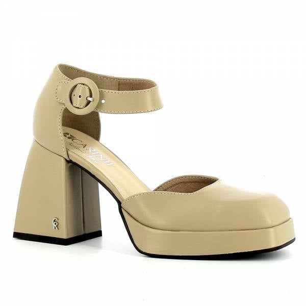 

Beżowe damskie sandały CARINII B7793-R46-000-000-E61