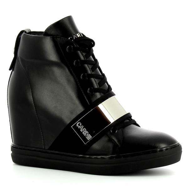 

Czarne sneakersy na koturnie CARINII B8176-E50-000-000-B88