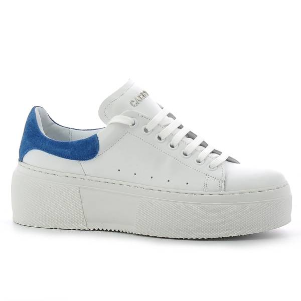 

Białe damskie sneakersy CARINII B8304-L46-024-000-E41
