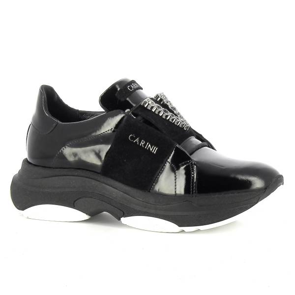 

Czarne sneakersy na platformie CARINII B8320-070-000-000-D40