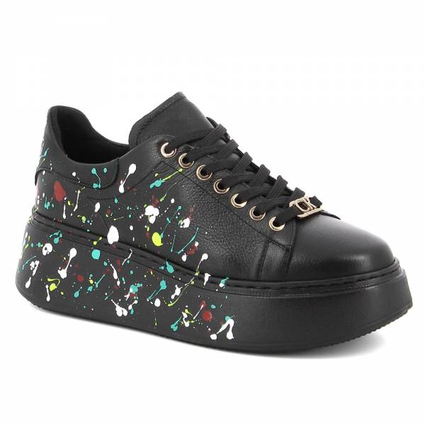 Czarne sneakersy na platformie CARINII B8921-S21-000-000-F69