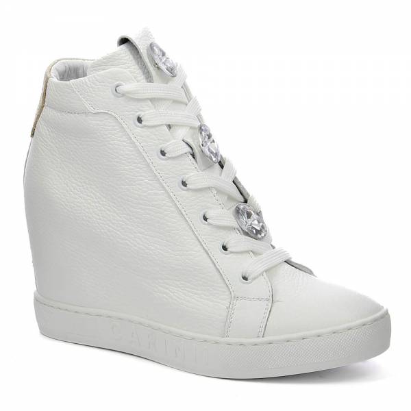 

Białe sneakersy na koturnie CARINII B8970-I81-J28-000-B88